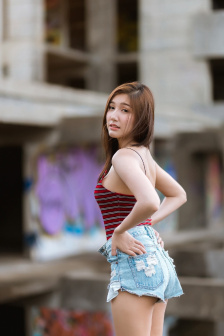鞭子藤条打屁屁